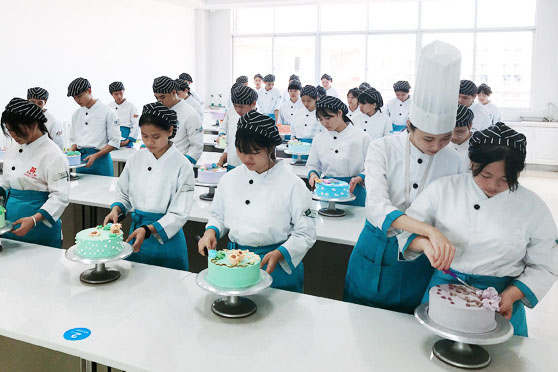 广西华南烹饪学校西点专业